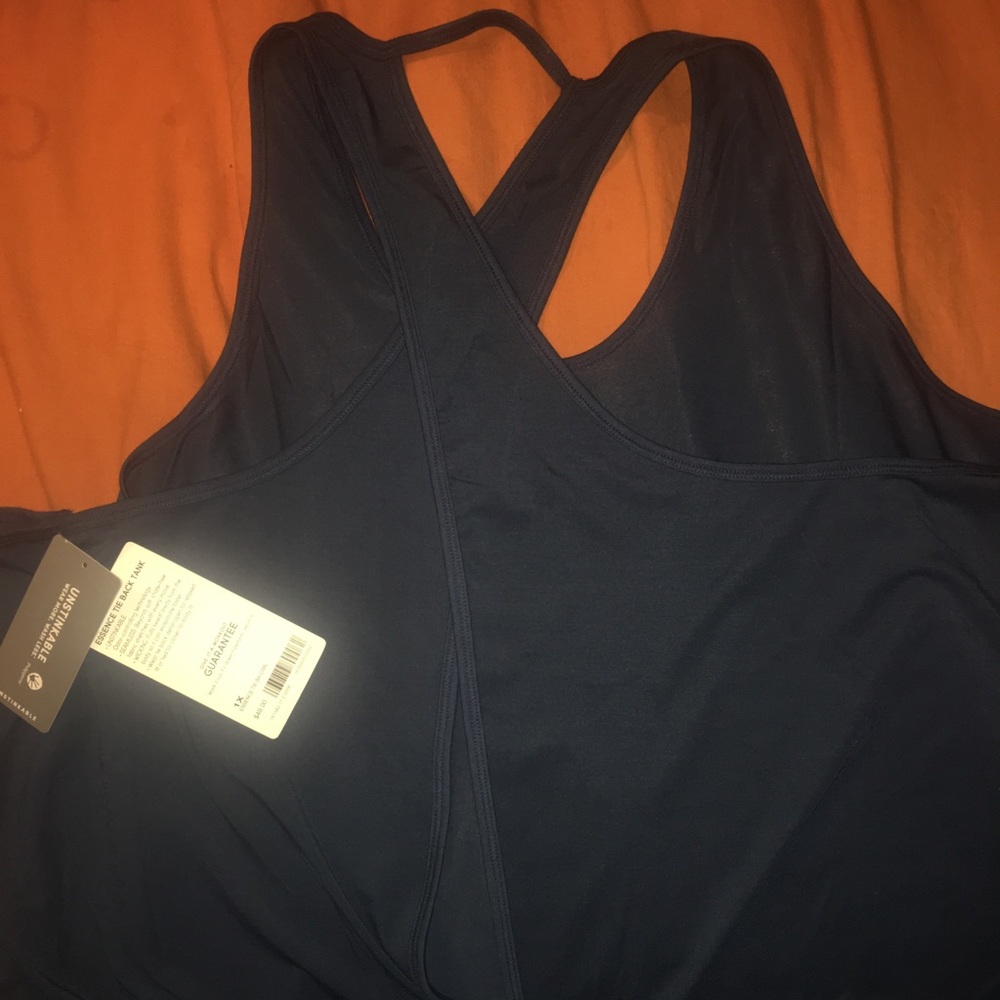 BRAND NEW! ATHLETA work out tops. super cute~